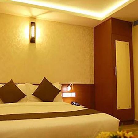 Fabhotel Prime D Chandlier Kochi Ngoại thất bức ảnh