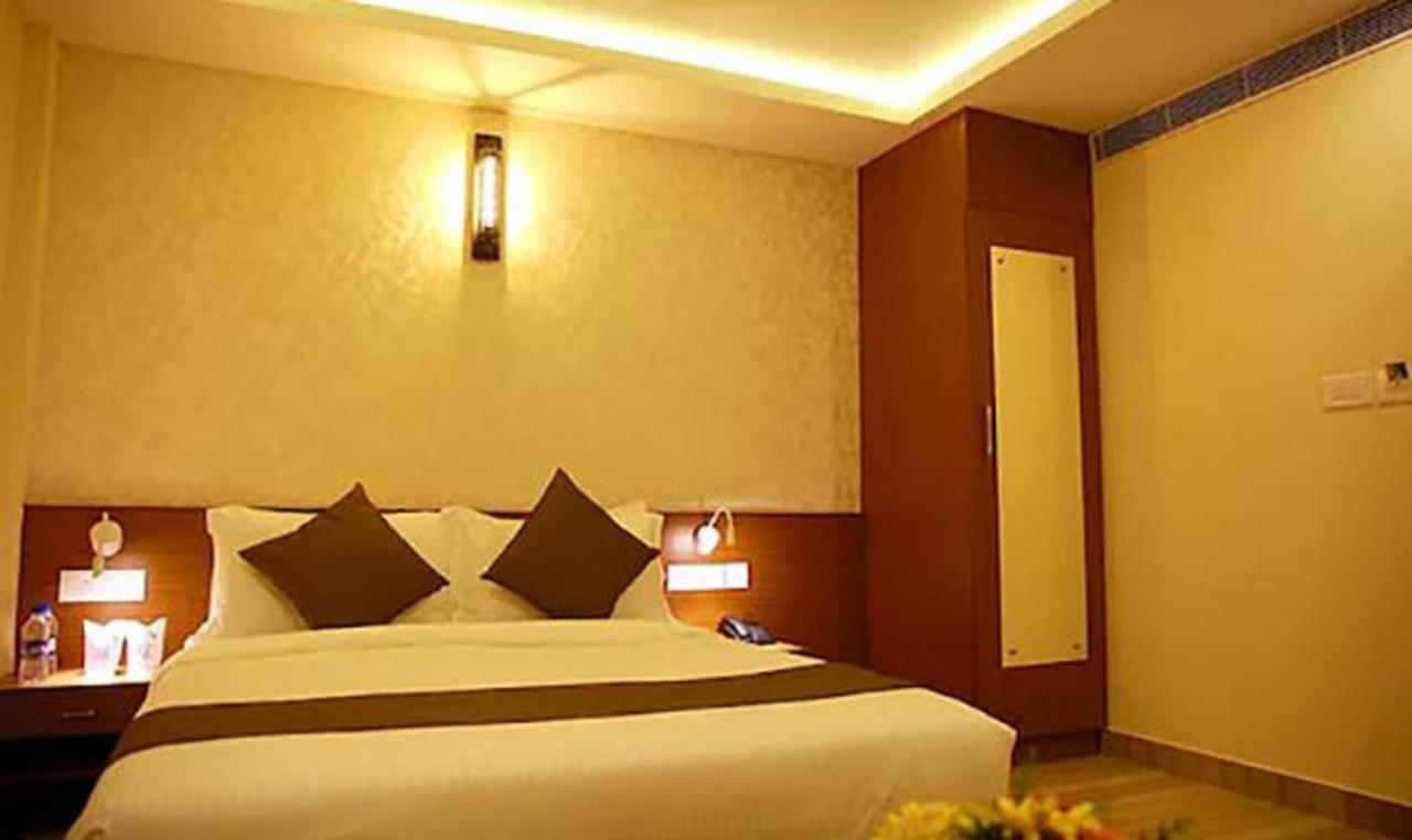 Fabhotel Prime D Chandlier Kochi Ngoại thất bức ảnh