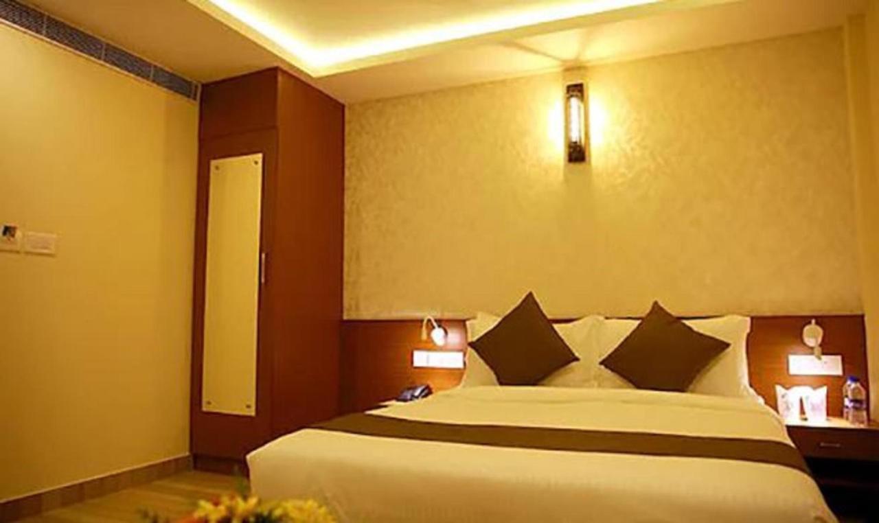 Fabhotel Prime D Chandlier Kochi Ngoại thất bức ảnh